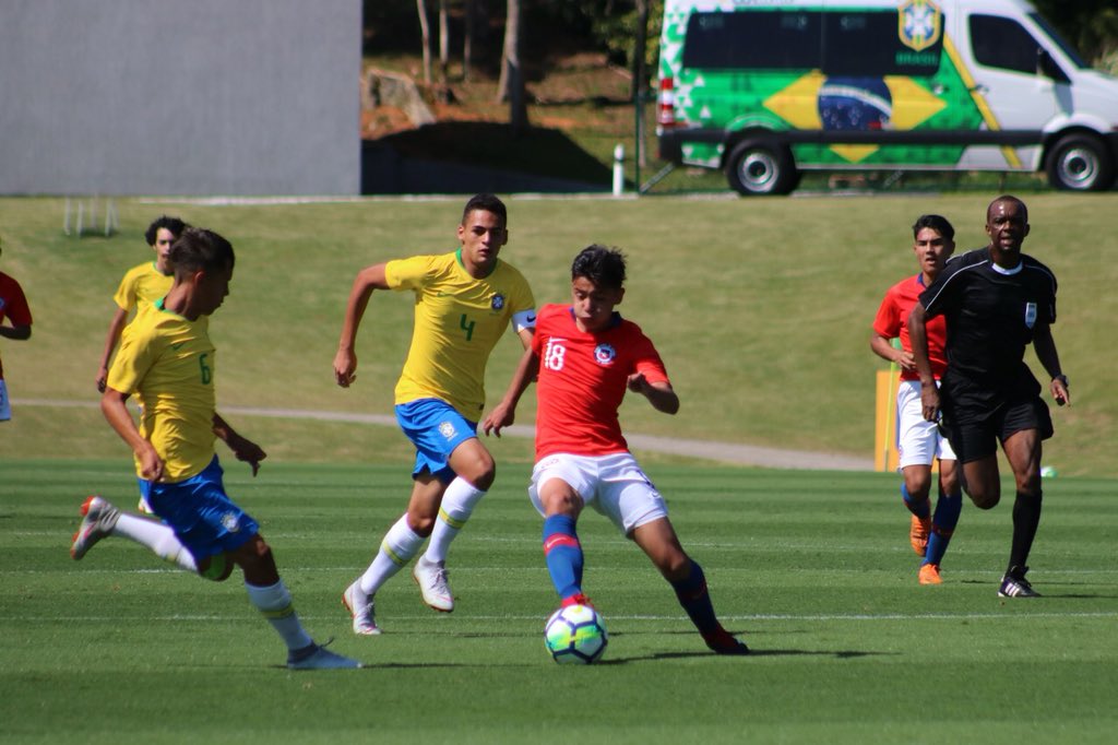 Brasil necesitó un cuarto de hora para vapulear a la Rojita sub 15