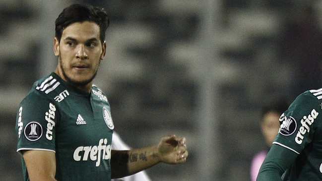 Jugador de Palmeiras recibió de regalo camiseta firmada por Neymar