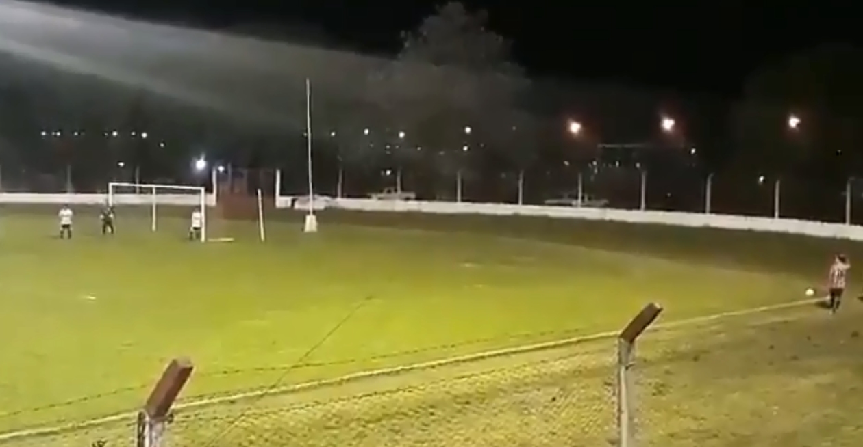 ¡Qué golazo! En el fútbol argentino amateur se vio esta joyita