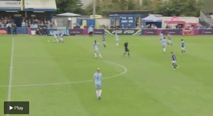 ¡Autogolazo! Volante de Manchester City marcó desde mitad de cancha en el fútbol femenino