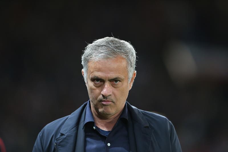 Manchester United de Mourinho volvió a sembrar dudas tras resignarse a un empate con Valencia