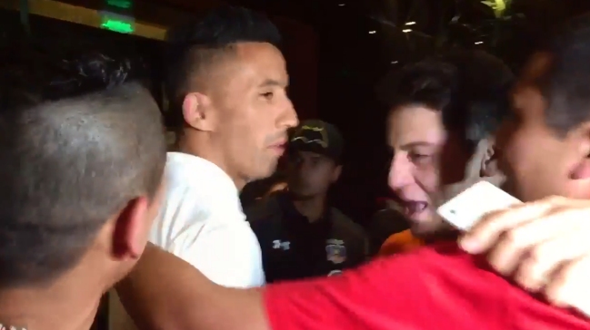 El plantel de Colo Colo recibió el apoyo de la Garra Blanca en Sao Paulo