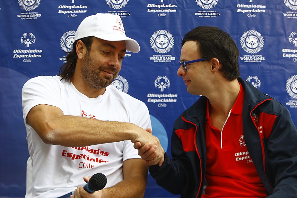 Nicolás Massú jugó ante tenista que representará a Chile en Olimpiadas Especiales