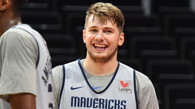 Luka Doncic fue el máximo anotador de Dallas Mavericks en victoria ante Philadelphia 76ers
