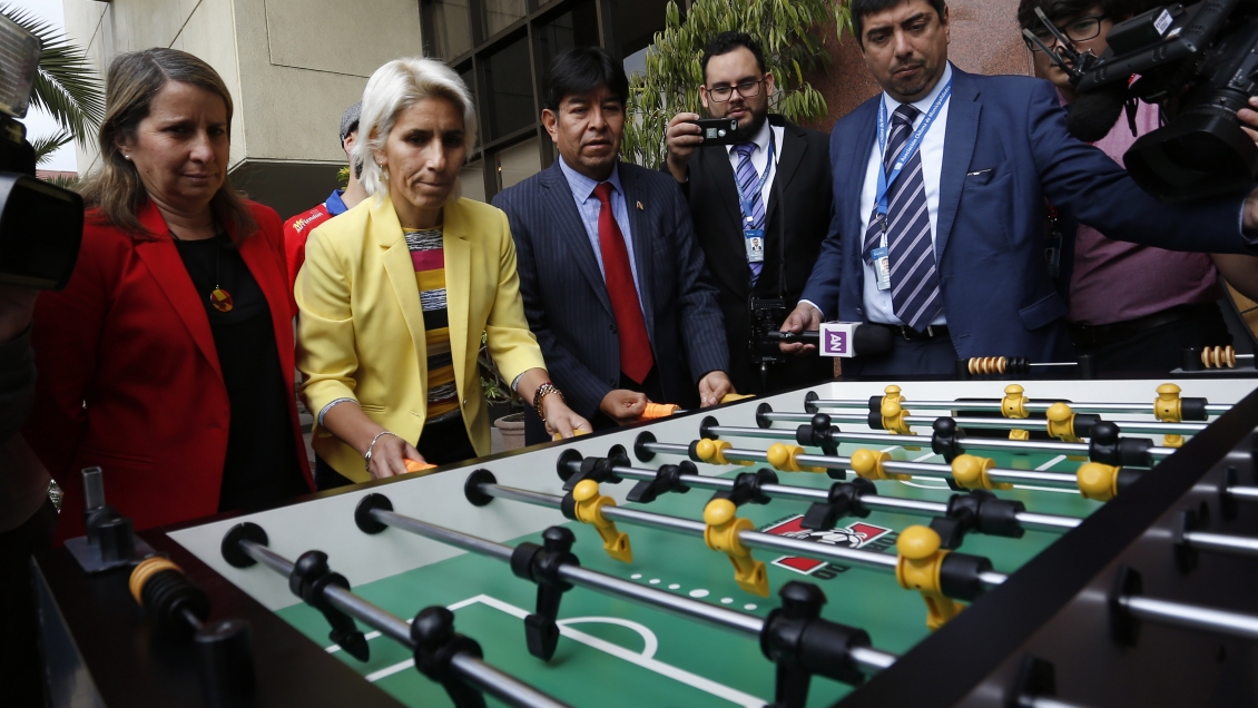 “Ignorancia”: Erika Olivera desprecia críticas a sus leyes pro taca-taca