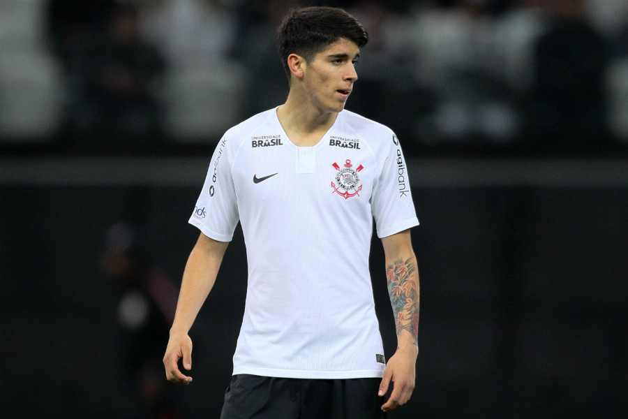 Angelo Araos fue expulsado en caída de Corinthians ante Cruzeiro en final de la Copa de Brasil