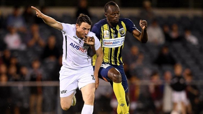 Potencia y oportunismo: Los primeros goles de Usain Bolt como jugador profesional