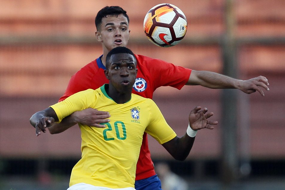 La Roja sub 20 frenó en Santa Laura a la perla de Real Madrid Vinicius Junior