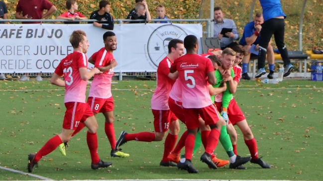 Arquero le dio el empate a su equipo de la cuarta división belga con un golazo en los descuentos