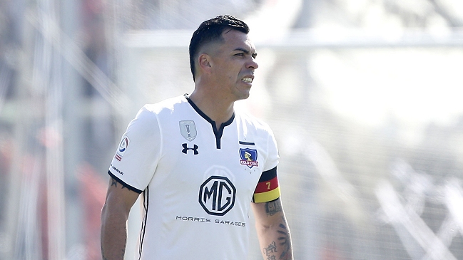 Esteban Paredes trabajó a la par de sus compañeros de cara al duelo con O’Higgins