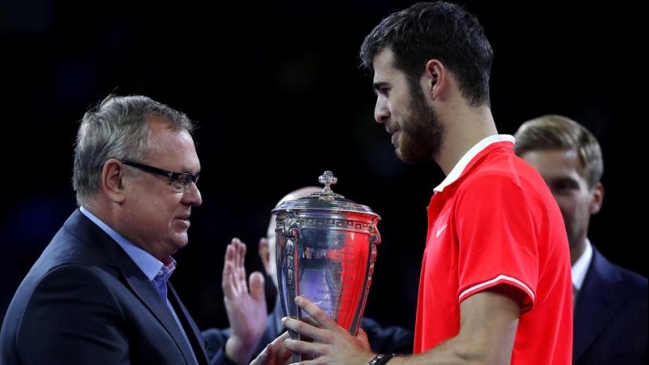 Karen Khachanov barrió con Adrian Mannarino y se coronó en el ATP de Moscú