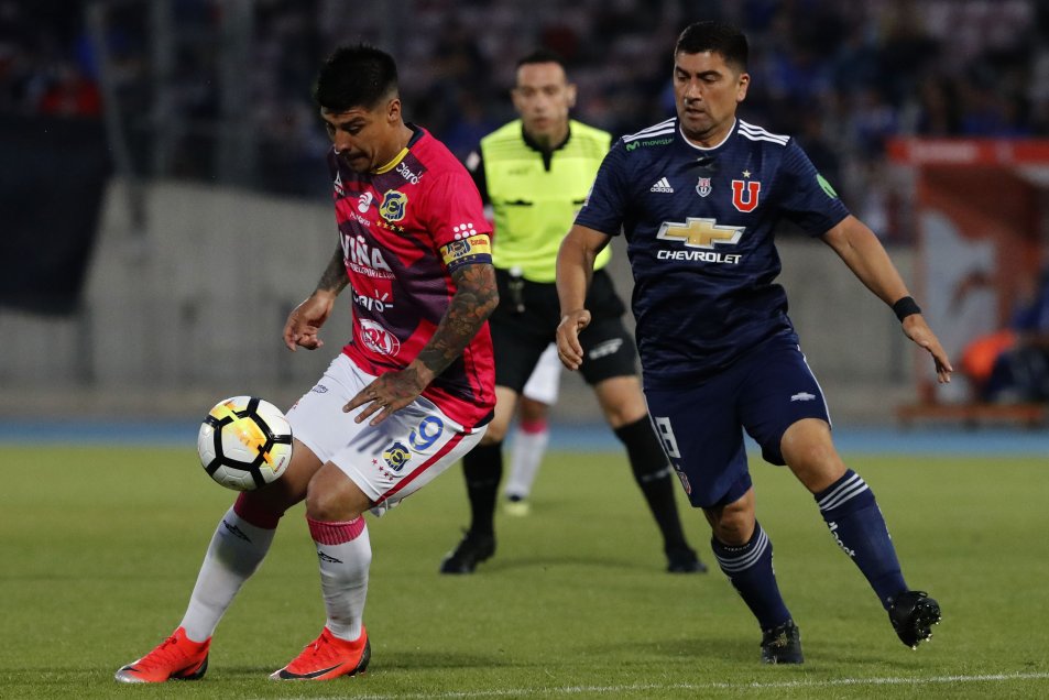 El letal Angelo Henríquez marcó el camino de la victoria de Universidad de Chile ante Everton