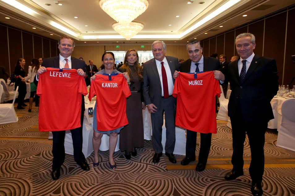 Seminario de buenas prácticas y transparencia en el deporte contó con Arturo Salah y la Ministra Kantor