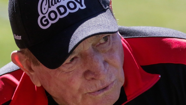 “Clavito” se indignó: La culpa es de Musrri y Carlos Ferry que hicieron un equipo penca