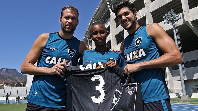 Futbolista juvenil de Botafogo murió de cáncer intestinal a los 15 años
