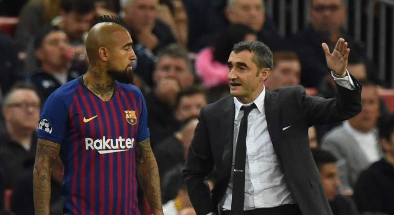 Arturo Vidal fue citado en FC Barcelona para el clásico con Real Madrid
