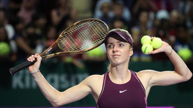 Elina Svitolina derrotó a Kiki Bertens y clasificó a la final en Singapur