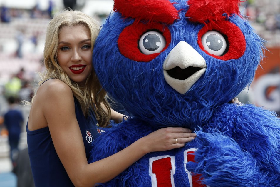 Las postales que dejó el primer tiempo en el clásico entre U. de Chile y la UC