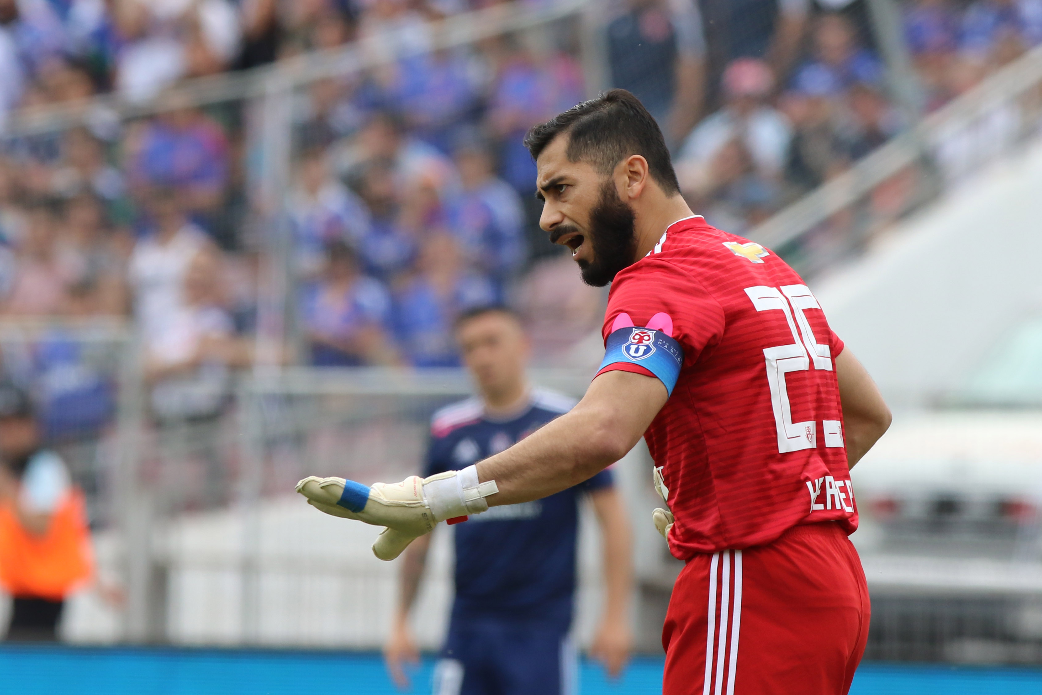 Johnny Herrera: Uno no debe dejar de luchar mientras existan opciones matemáticas