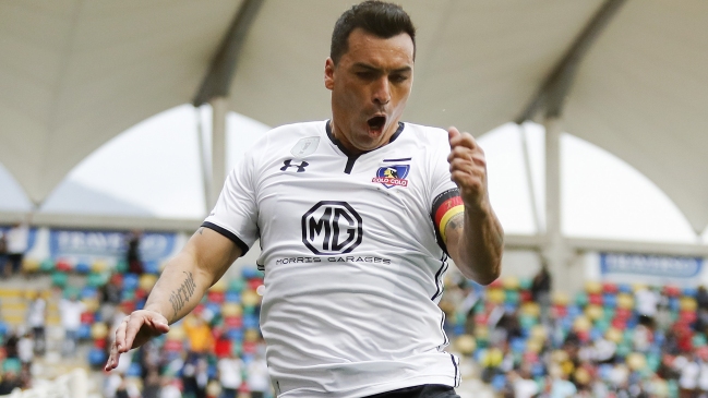 Esteban Paredes abrió la cuenta frente a Audax y llegó a los 210 goles en Primera División