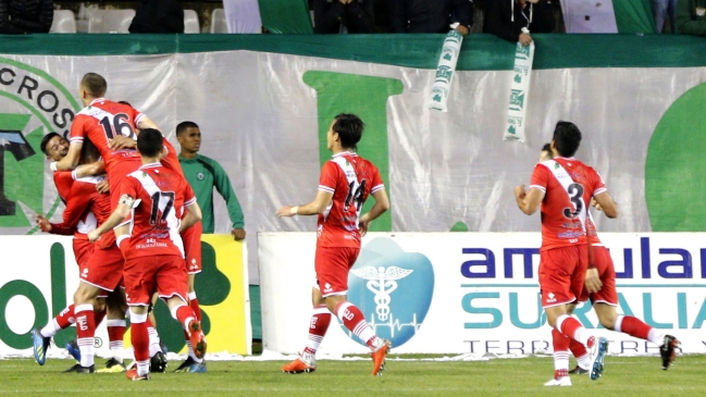 Curicó Unido doblegó a Temuco y lo hundió en la tabla del Campeonato Nacional