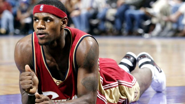 Se cumplieron 15 años del debut de LeBron James en la NBA