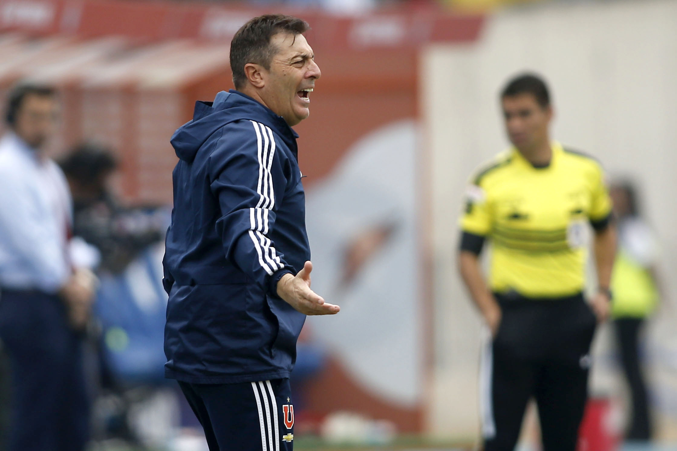 Frank Kudelka recibió una fecha de castigo por su expulsión en el clásico universitario