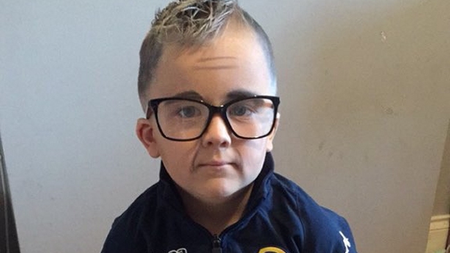 Pequeño hincha de Leeds se disfrazó del “Loco” Bielsa con motivo de Halloween