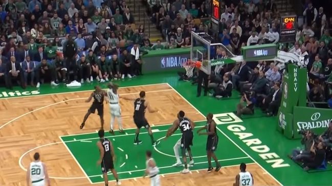 Celtics terminaron con el invicto de Bucks y dieron homenaje a Red Sox