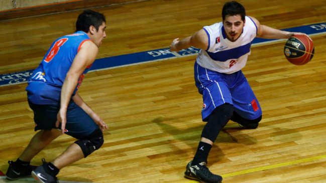 Colegio Los Leones le ganó por mínimo margen a Universidad Católica en la LNB