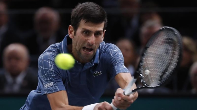 Novak Djokovic y Karen Khachanov se miden en busca del título en París-Bercy