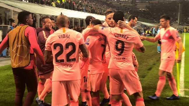 No olvidan su pasado: Los hinchas de Inter de Milán recibieron con fuerte abucheo a Arturo Vidal