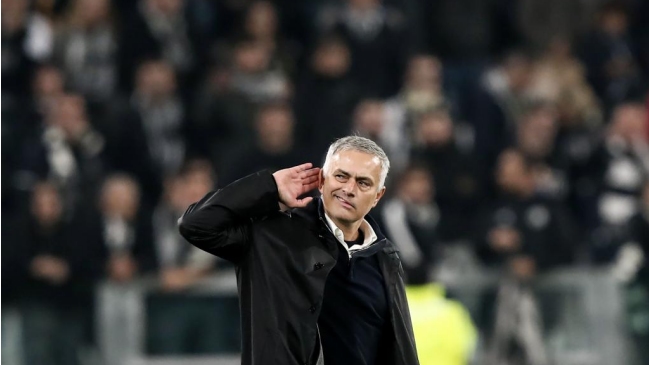 El provocador gesto de Mourinho contra los hinchas de Juventus tras ganar con Manchester United en Turín