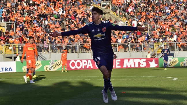 La U quiere el retorno de Ángelo Araos