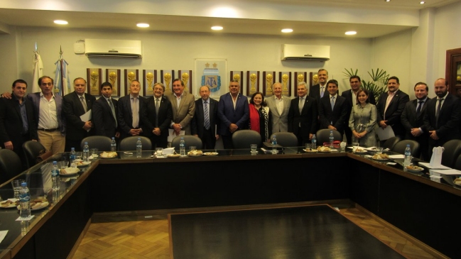 La crisis no los detiene: Argentina, Uruguay y Paraguay ratificaron postulación al Mundial 2030