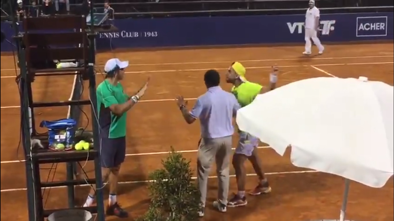 El duro cruce entre Facundo Argüello y Carlos Berlocq en el Challenger de Montevideo