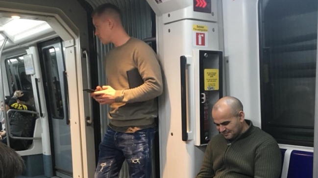 Ter Stegen sorprendió al viajar en metro en Barcelona