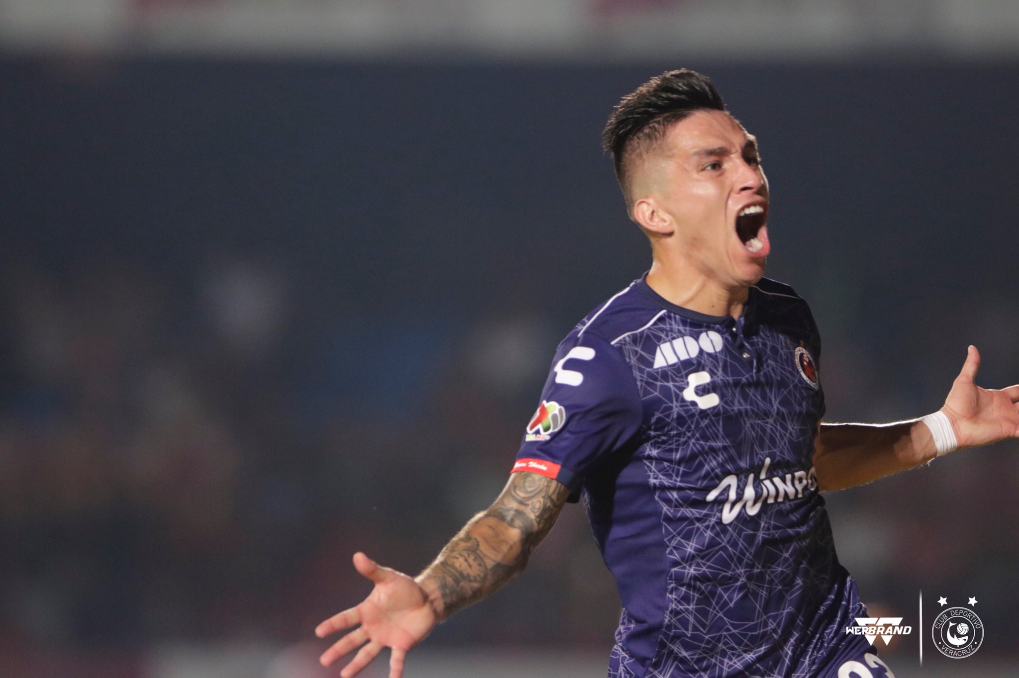 El golazo de Bryan Carrasco en el empate de Veracruz sobre Querétaro