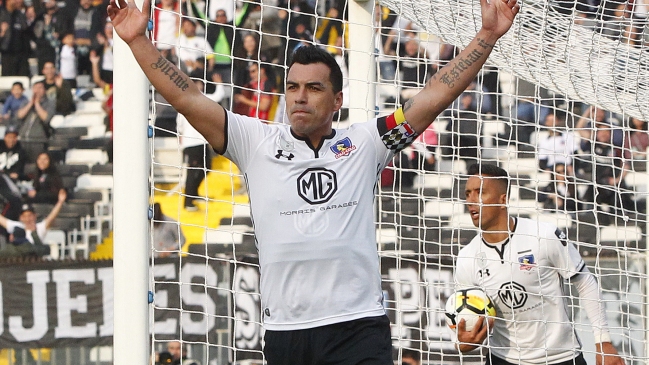 Esteban Paredes anunció que se retirará cuando termine su contrato con Colo Colo en 2019