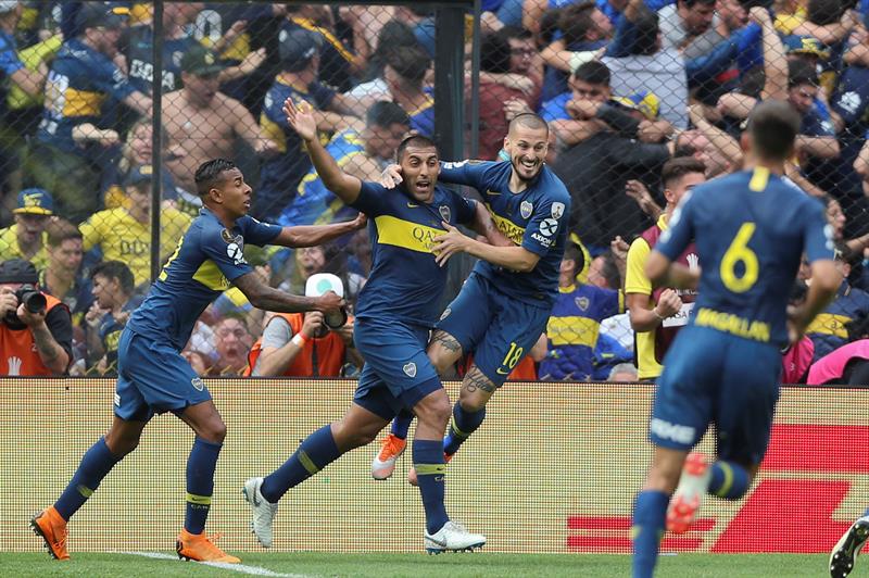 Las mejores imágenes del vibrante choque entre Boca Juniors y River Plate en la histórica final de la Copa Libertadores