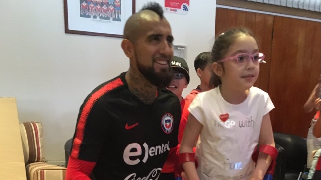 La Roja recibió la visita de niños de la Teletón en “Juan Pinto Durán”