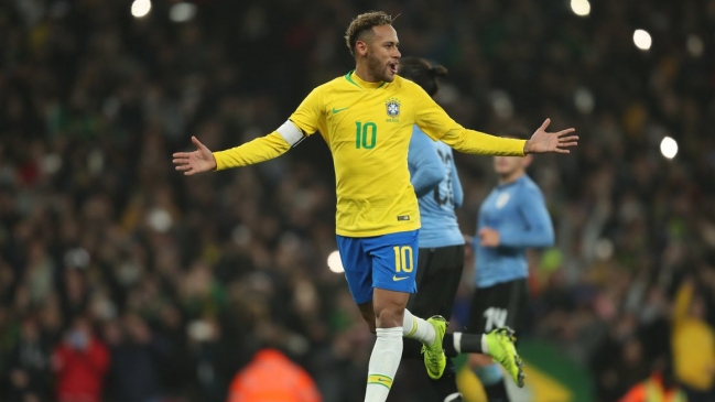 Neymar le dio la victoria a Brasil sobre Uruguay en vibrante duelo amistoso