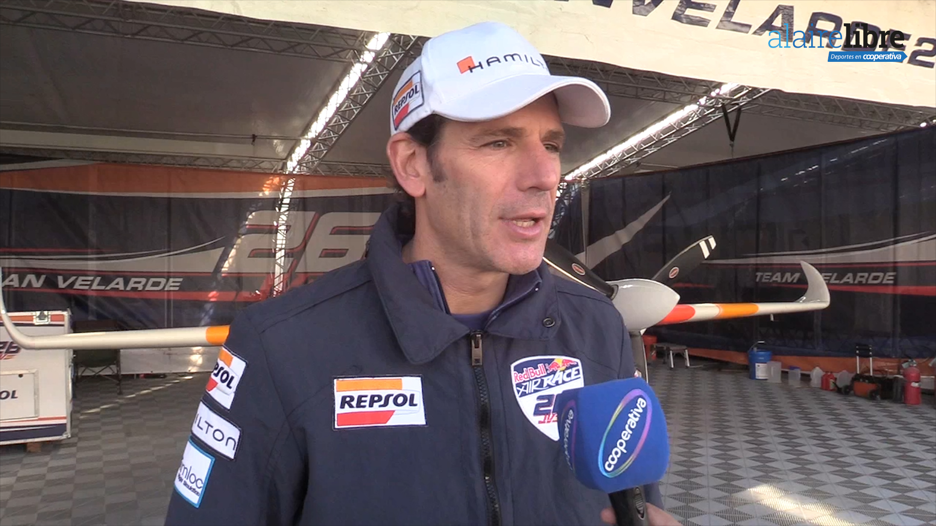 Piloto español Juan Velarde: Sería especial competir con Red Bull Air Race en Chile