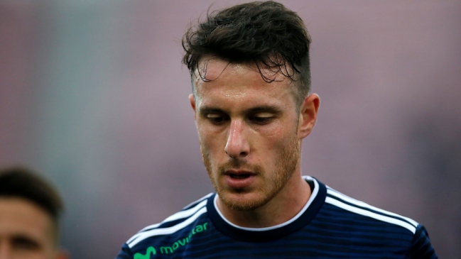 Henríquez abandonó práctica de la U y disminuyeron sus opciones de estar ante Iquique