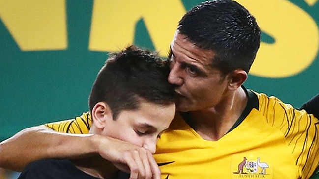 Tim Cahill firmó su retiro de la selección australiana en triunfo sobre Líbano