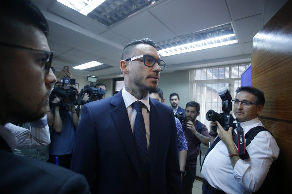 Mauricio Pinilla y Azul Azul comparecieron en audiencia judicial por más de siete horas