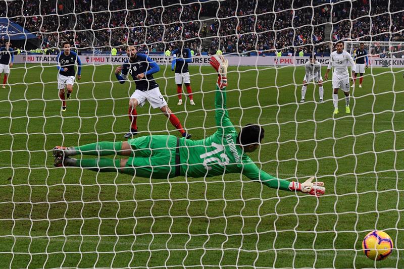 Francia derrotó a Uruguay en París en su último compromiso del año