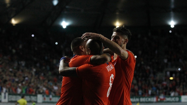 Arturo Vidal amplió la ventaja de la Roja ante Honduras con un impecable lanzamiento penal