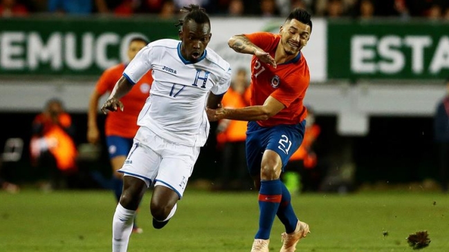 El grosero penal que se cobró a favor de Chile ante Honduras en el “Germán Becker”