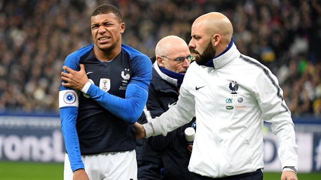 ¿Aceptable comparación? Kylian Mbappé mostró su lesión a lo “Oliver Atom”